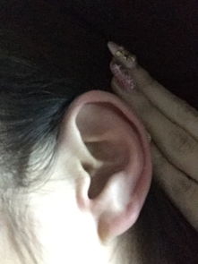 耳垂中间内凹的人命运