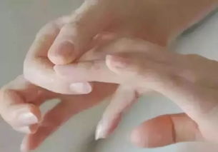 指甲盖粗短的女人命运