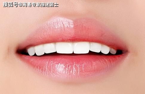 嘴巴宽女人命运